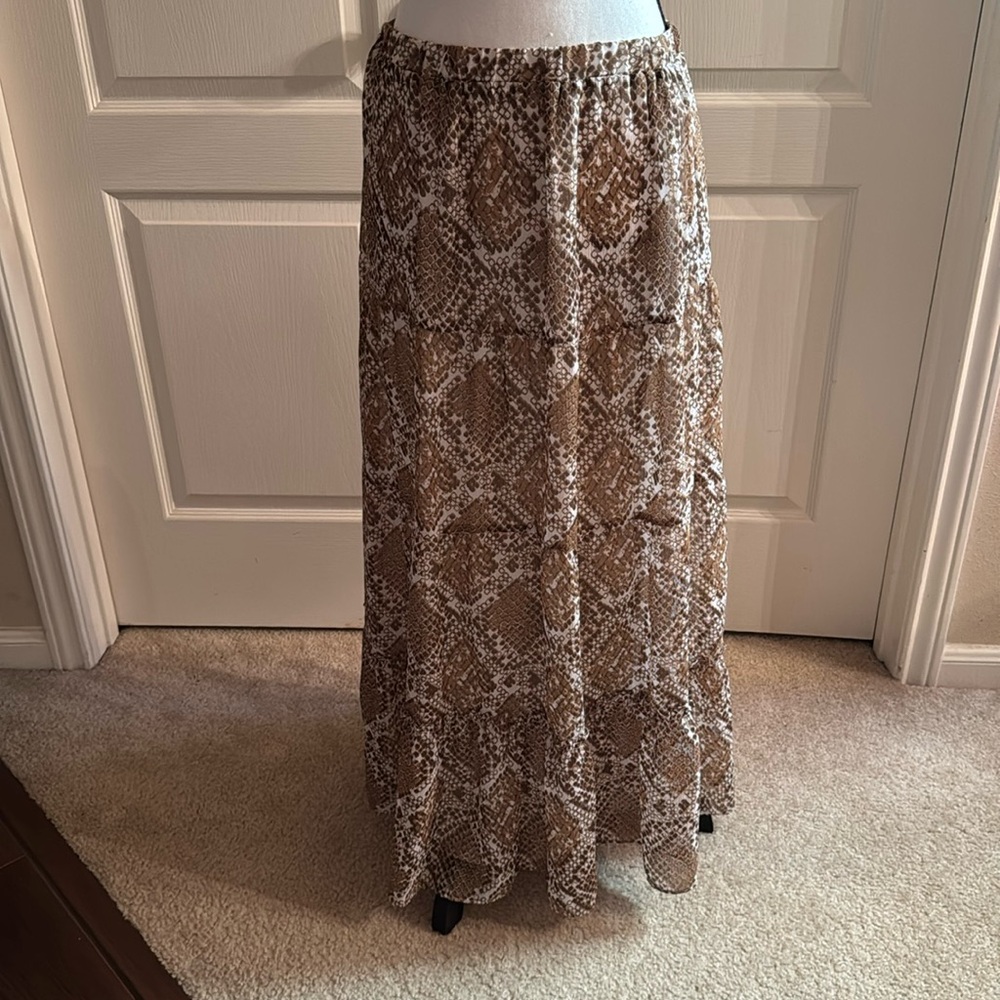 JUNIORS - CANDIE’S Maxi Skirt - Size Large